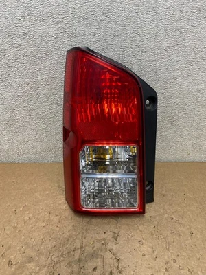 Luz trasera izquierda conductor lado izquierdo Nissan Pathfinder 2005 a 2012 V0524 DW Foto 1 de 4