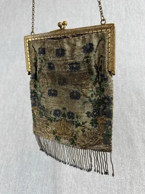 Cartera francesa antigua con cuentas de acero tallado en oro y plata Foto 1 de 4