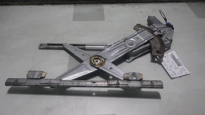 03 SATURN ION RIGHT FRONT Window Regulator  - Image 1 of 4