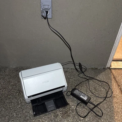 Parts Repair Epson DS-530 Color Duplex Document Scanner w/ Power Adapter J381A - Image 1 of 4