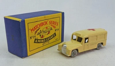 Ambulancia Moko Lesney Matchbox Toys MB14b Daimler Foto 1 de 2