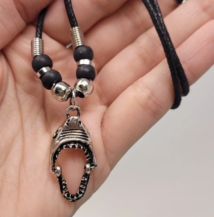 Collar Tiburón Tono Plateado Tiburón Colgante Surfista Collar Playa  Foto 1 de 4