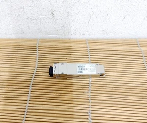 Juniper SRX-QSFP-40G-SR4 40GE SR4 QSFP+ Pluggable Optics Module - Bild 1 von 1