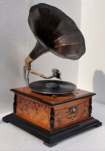 Fonografo grammofono HMV funzionante, audio antico, giradischi vintage