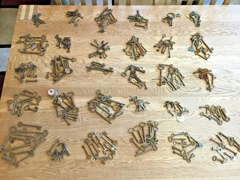 300 x Collection Job Lot of Old Antique Vintage Keys Padlock Box Small Little (b Cover