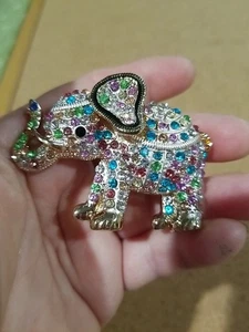 Nuevo Collar Betsey Johnson Broche Elefante Multicolor Estrás Coleccionable - Imagen 1 de 10