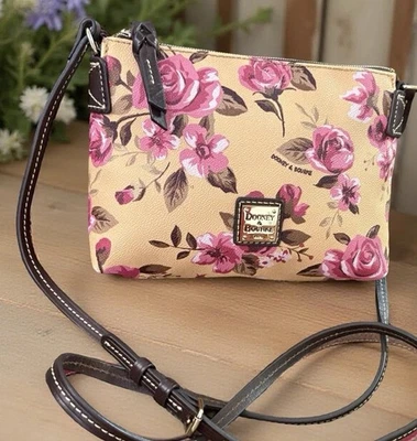 Bolso Bandolera Dooney Bourke Cabbage Rose Floral Casa Flor Rosa Amarillo Marrón Foto 1 de 4