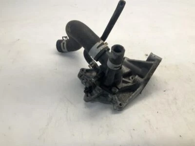 Toyota Prius C 2012 1,5 tracción delantera motor refrigerante termostato carcasa OEM B Foto 1 de 4