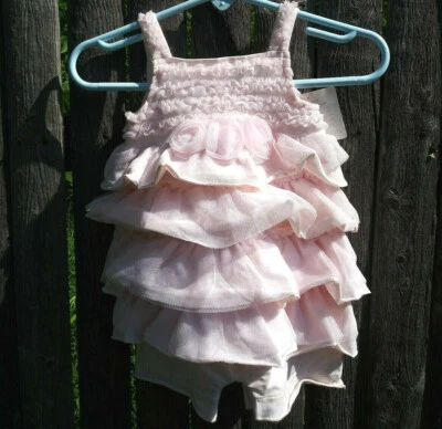 FAO BLACK traje recién nacido rosa con volantes flor nuevo con etiquetas bebé niña Toys R Us vestido Foto 1 de 4