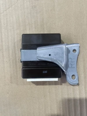 Módulo de control de red multiplexado OEM trasero pasajero Lexus GS300 GS350 2006-2008 Foto 1 de 3