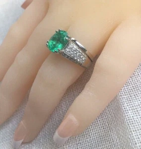 7.68ct Fines Colombian Oval Emerald & Diamonds Ring 14K W.G - Picture 1 of 11