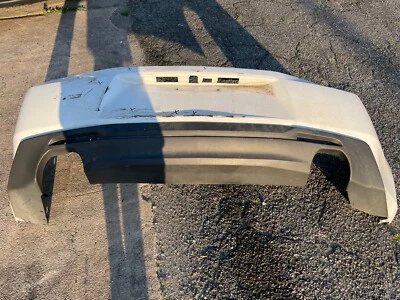 Chevrolet Camaro RS 2016 2017 2018 parachoques trasero OEM dañado Foto 1 de 4