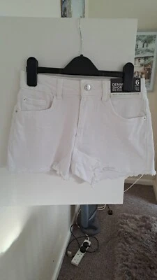 Ladies/girls Shorts Size 6 - Image 1 of 3