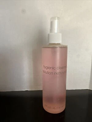 SOLUCIÓN LIMPIADORA HIGIÉNICA ESTEE LAUDER 8 OZ  Foto 1 de 2