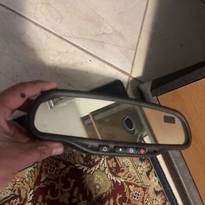 2004 TRAILBLAZER AND ENVOY REAR VIEW MIRROR ON STAR AUTO DIM - Picture 1 of 6