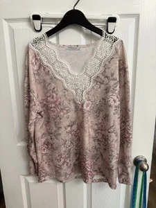Damen Misslook rosa und weiß Blumen Rose Spitze Shirt Bluse Medium Landhaus - Bild 1 von 7