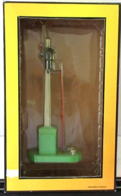 MTH RailKing Train 151 Green Diecast Base Operating Semaphore 30-1075 - Image 1 of 2