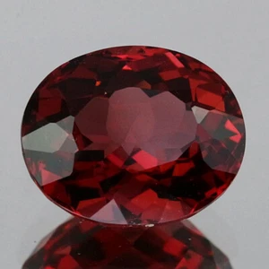 Video_3,65cts_Sri Lanka_Granate de rodolita natural_Manzana vívida rojo_corte ovalado_GM462 - Imagen 1 de 2