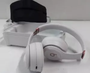 Beats Solo 4 Cuffie auricolari True Wireless - Nero/Rosa - Foto 1 di 6
