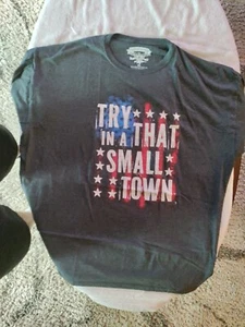 NEU Herren "try that in a small town" T-Shirt USA Flagge Größe 4XL - Bild 1 von 3