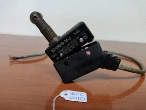 Yamatake Honeywell Mikroschalter BZ-2RQ18-T4-J mit Gehäuse - Bild 1 von 4