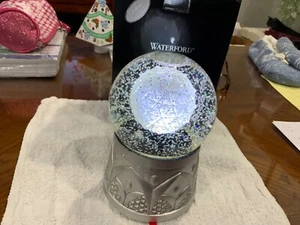 WATERFORD KEEPSAKE SNOWGLOBE TIMES SQUARE .5TH EDITION - Picture 1 of 3