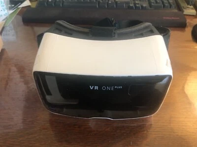 Zeiss - VR One Plus Headset - Virtual Reality Goggles - Image 1 of 3