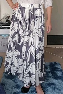 Pleated Floral Gray White Skirt S 12 Long Maxi - Picture 1 of 8