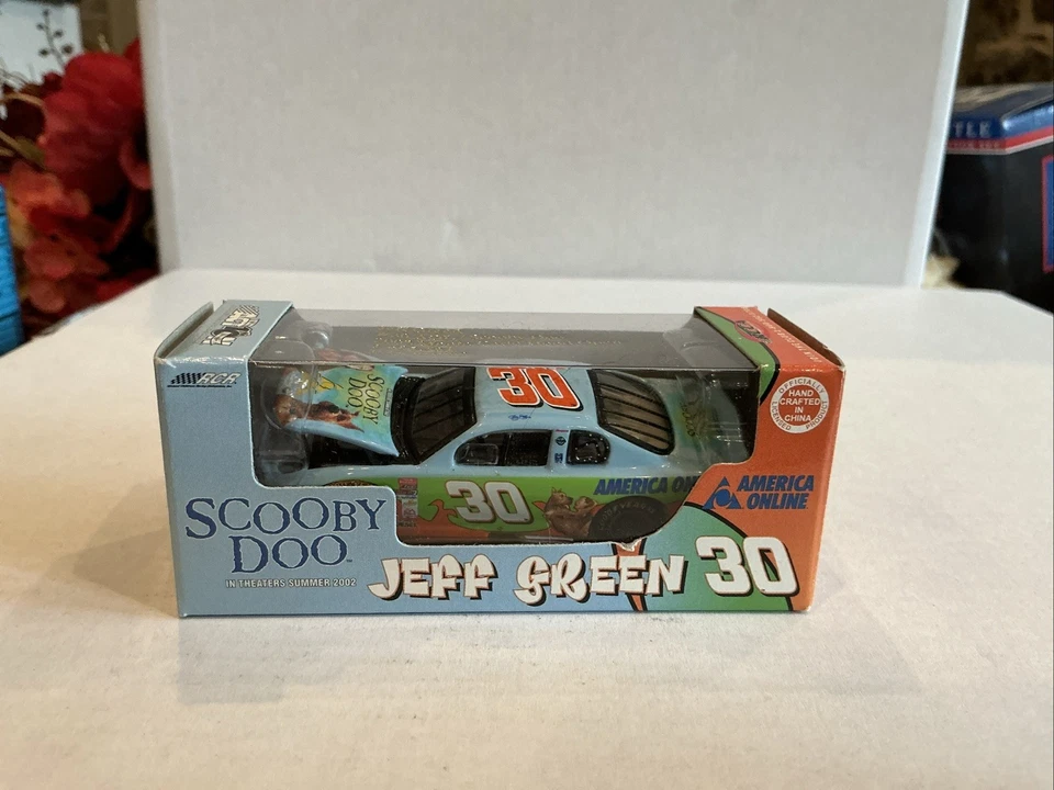 Carro fundido RCCA Nascar 2002 AOL Scooby-Doo #30 Jeff Green 1/64 LE 1/1584 - Imagem 1 de 3
