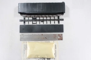 HO Athearn Undecorated 50ft Plug Door Box Car New Unassembled Kit - Picture 1 of 7