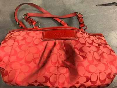Bolso de hombro Coach Signature F14281 plisado East West Gallery, rojo Foto 1 de 3