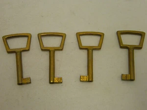 Autre Clés de Meubles Laiton Avec Ecrou 4 Variantes Vierge Vintage - Numéro 19 - Bild 1 von 14