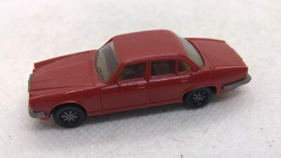 Herpa 2020 Jaguar XJ6 XJ12 XJ Limousine rot (35) - Bild 1 von 3