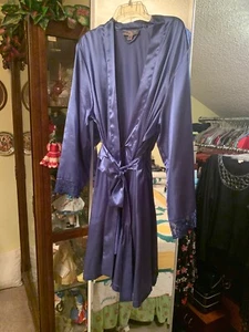 Blue Robe - Picture 1 of 3