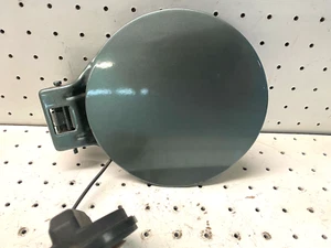 2005-2010 Kia Sportage OEM Fuel Gas Door Lid Cap with Hinge - Bild 1 von 8