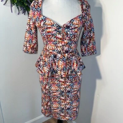 Kardashian Colección S, Peplum Mini Vestido Expuesto Decorativo Cierre Cremallera Trasera Foto 1 de 3