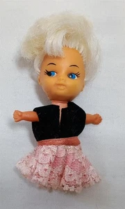 Muñeca de juguete miniatura vintage Hong Kong 3 1/4" de alto - Imagen 1 de 9