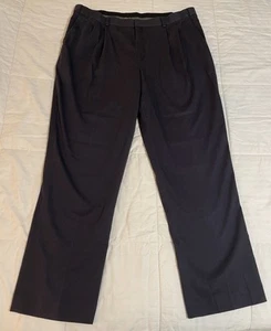 L.L Bean Mens Cotton Pants Navy Chinos 42x34 Khaki Pleated Comfort Waist EUC - Picture 1 of 13