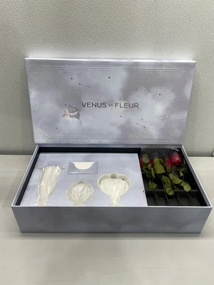 Vaso Venus Et Fleur Afrodite 3 peças conjunto de presente porcelana com rosas vermelhas da eternidade - Imagem 1 de 4