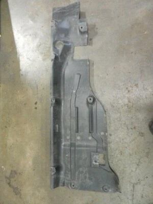 梅赛德斯 W164 ML350 ML500 右车身地板防溅罩 1646190338 — 第 1/4 张图片