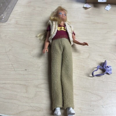 Barbie Sunsational Malibu Patrón Años 80 Muñeca Barbie y Conjunto Foto 1 de 2