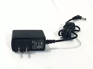 AC/DC Netzteil INPUT 100-240V 50/60Hz 0,5A Max OUTPUT 9V 1,0A - Bild 1 von 4