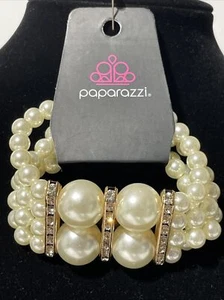 Paparazzi Jewelry Ivory Large Pearl Bracelet - Picture 1 of 7