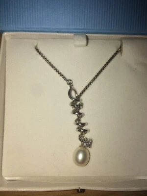 Unique Hallmarked 925 Sterling Silver Chain with CZ Diamond & Pearl Pendant - Image 1 of 4