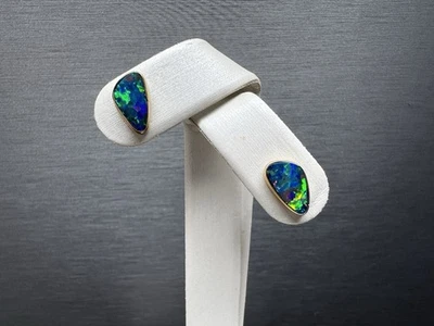 Aretes dobles de ópalo de oro amarillo de 9 quilates Foto 1 de 4