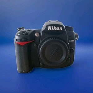 Nikon D7000 16.2 MP SLR-Digitalkamera - Schwarz mit Akku und Ladegerät - Bild 1 von 9
