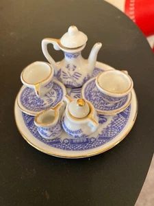 Miniature Blue Willow Tea Set - Porcelain - Picture 1 of 15