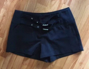 Ausgefallene Shorts Hose Damen Stretch schwarz Gr. 36 NEU - Bild 1 von 4