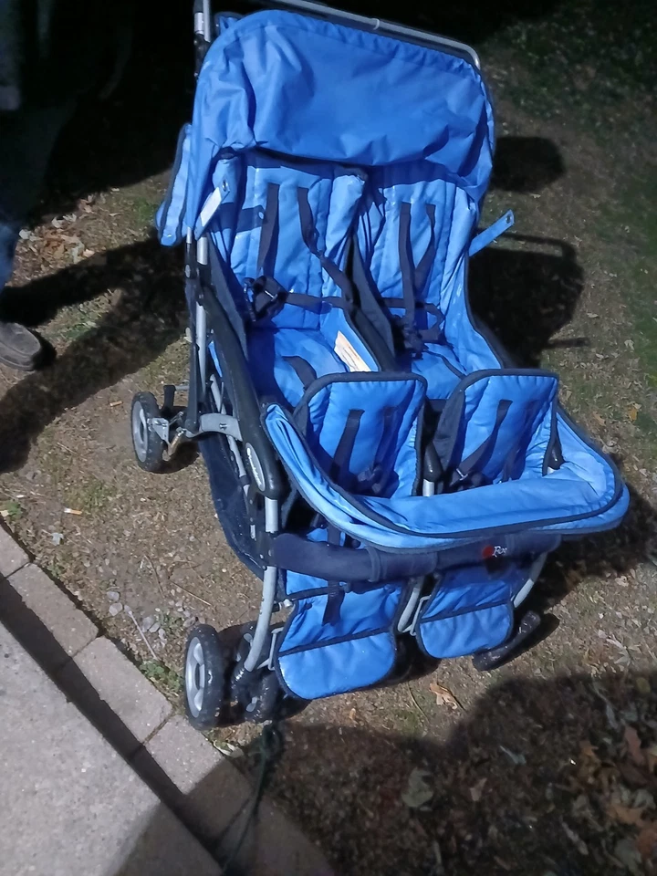 Cochecito plegable cuádruple Foto 1 de 4