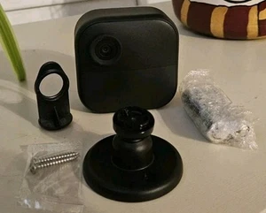 Blink Indoor or Outdoor 4th Gen Add-On Security Camera with New Batteries - Picture 1 of 7